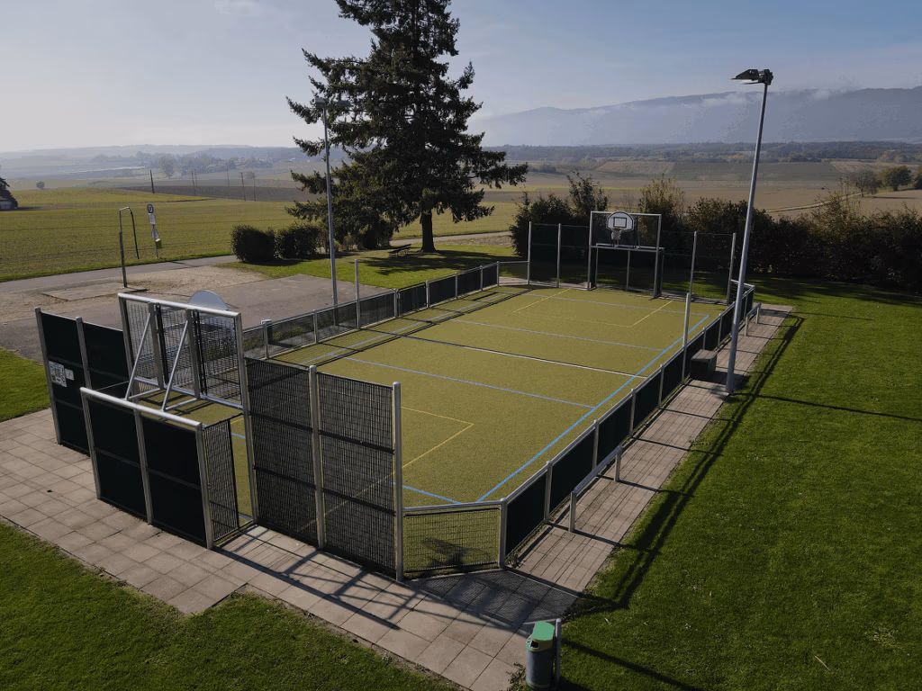 Mini-stade réalisé par Terrasport SA, à Senarclens.