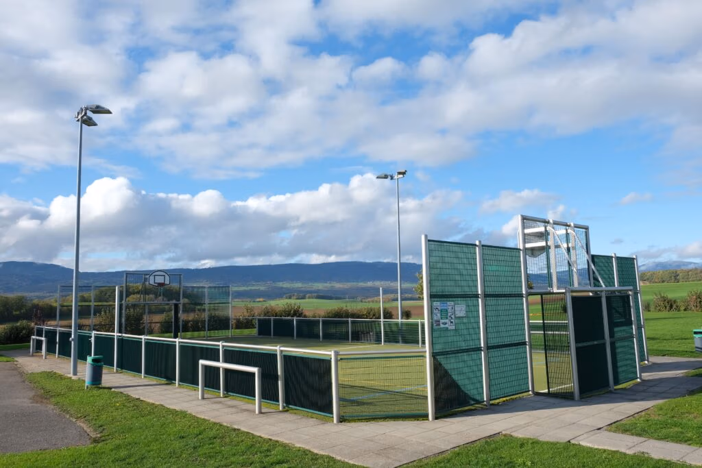 Mini stade réalisé par Terrasport, à Senarclens.