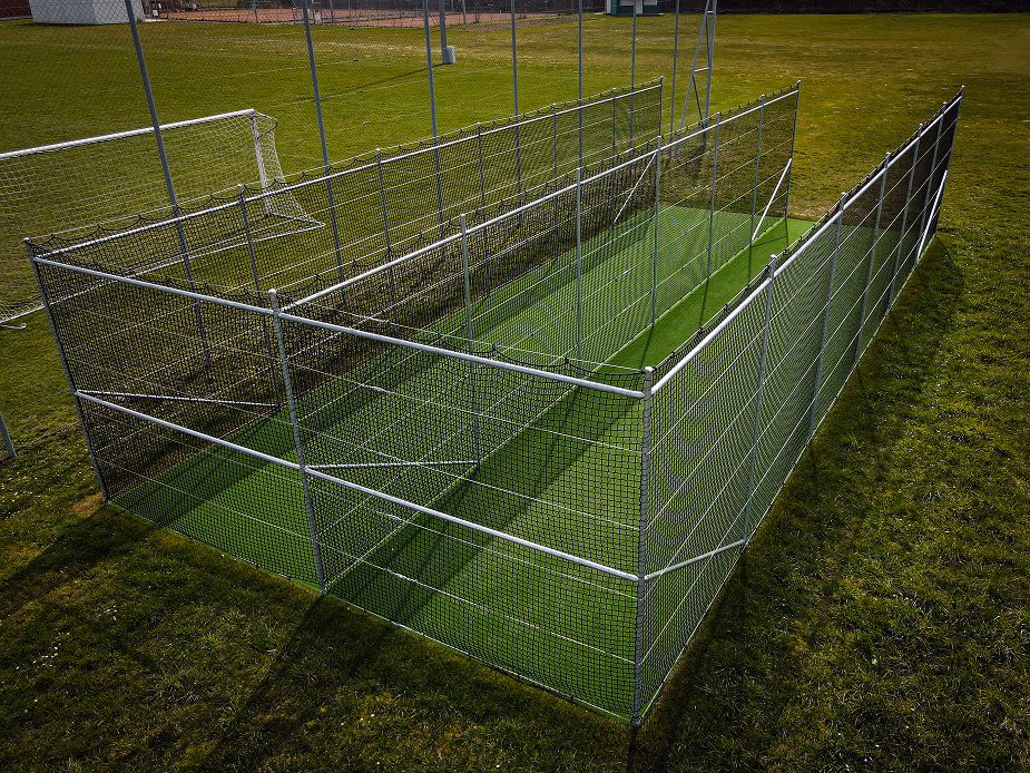 Création sur terrain de cricket.