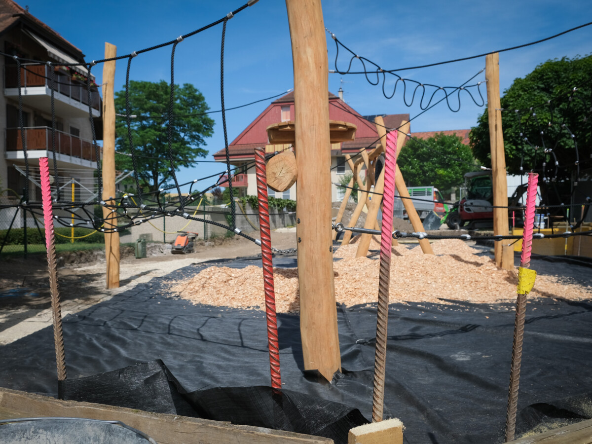 Entretien – Surface en copeaux, Copeaux de bois, Entretien - Surface en copeaux, Surface