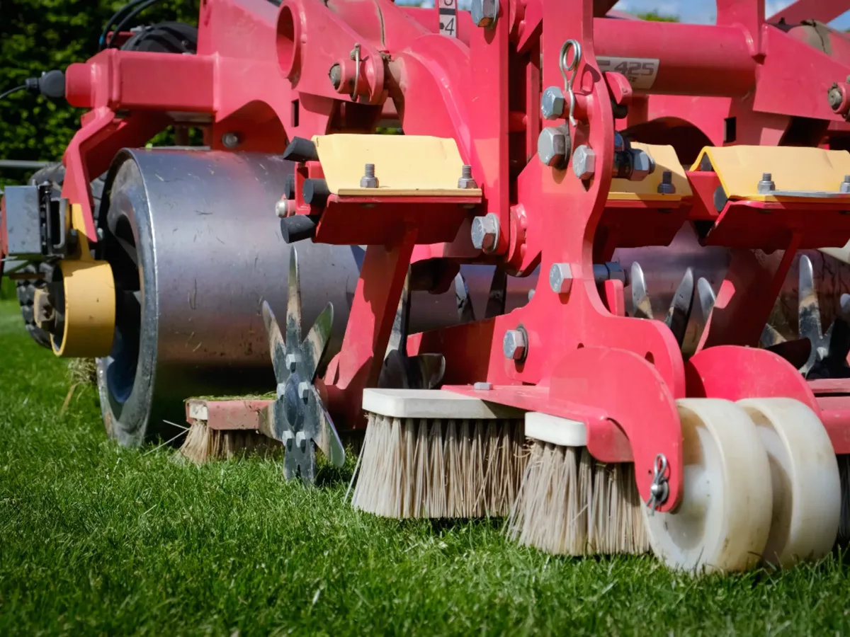 Entretien – Gazon naturel & hybride, Cricket, Football, Golf, Hockey sur gazon