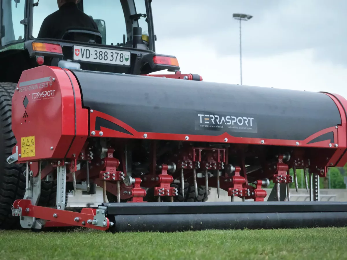 Entretien – Gazon naturel & hybride, Cricket, Football, Golf, Hockey sur gazon