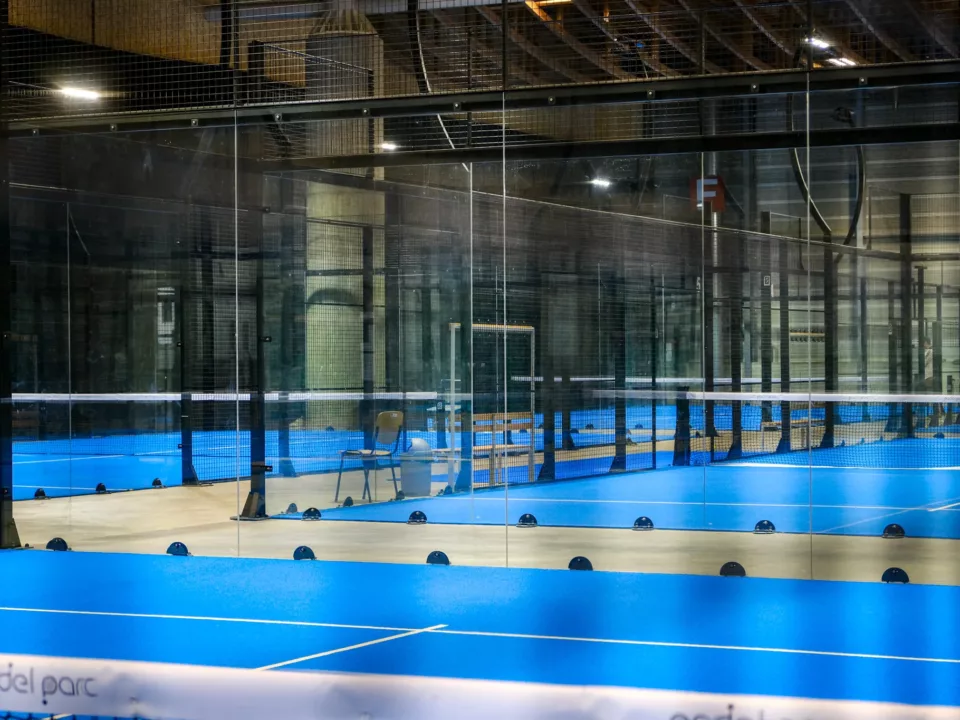 Padel Parc – Granges-Paccot, Padel, Mondo, Entretien - Gazon synthétique high fibers, Création